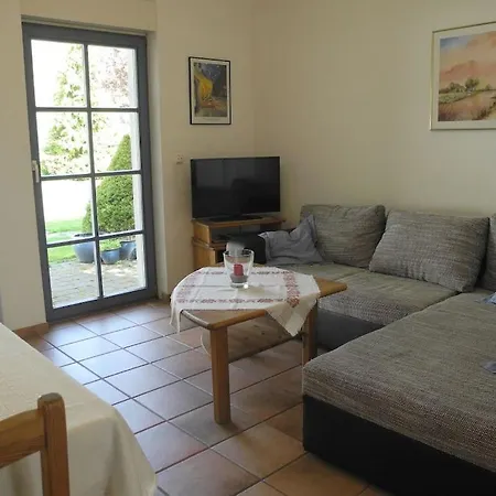 With 2 Bedrooms Vakantiehuis Gustelitz